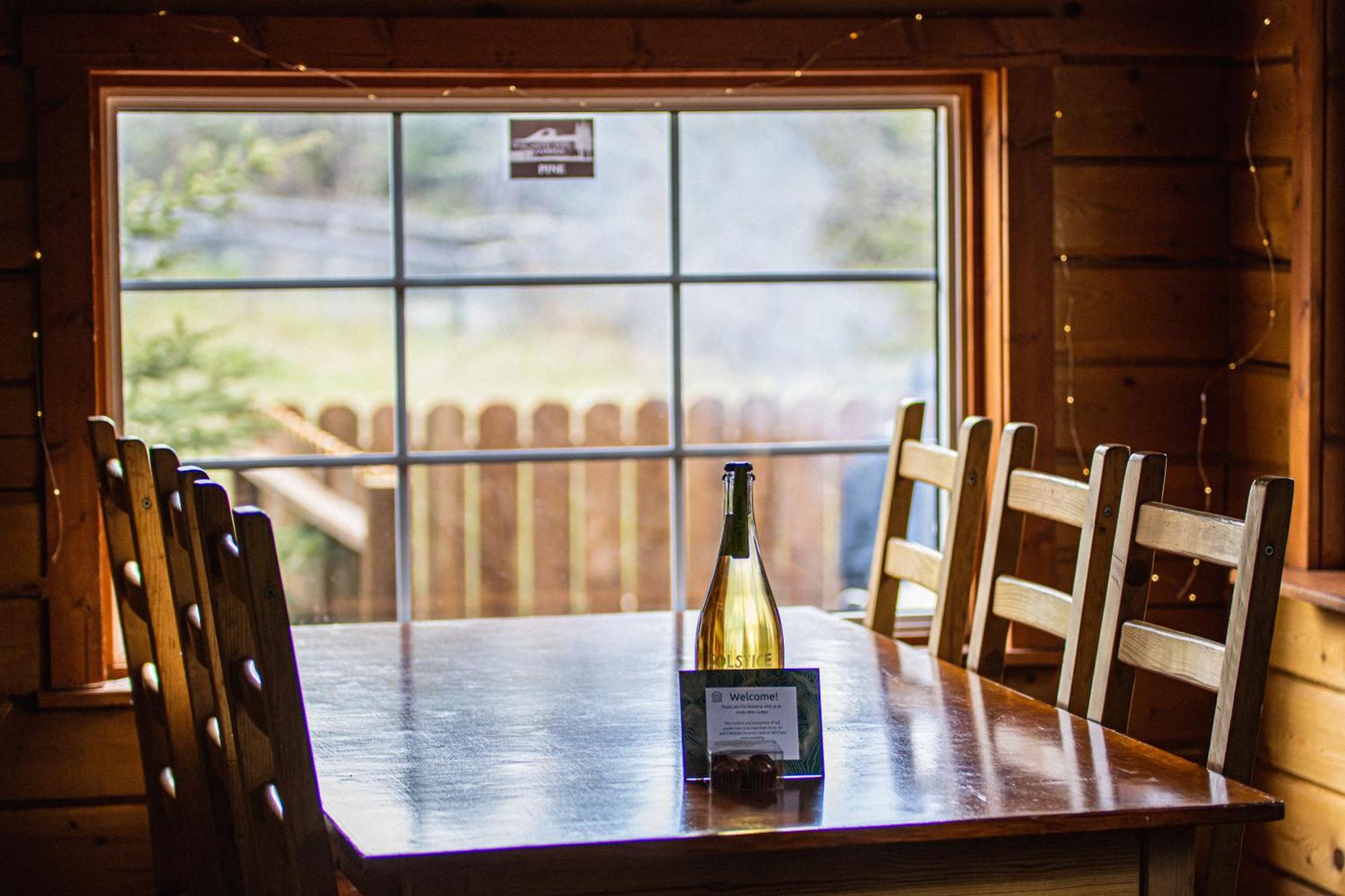 Little Atlin Lodge Tagish Eksteriør bilde